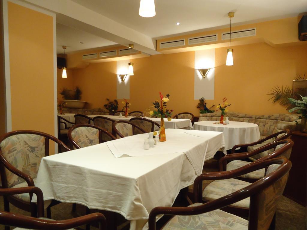 Hotel-Restaurant Marcus Малхин Екстериор снимка